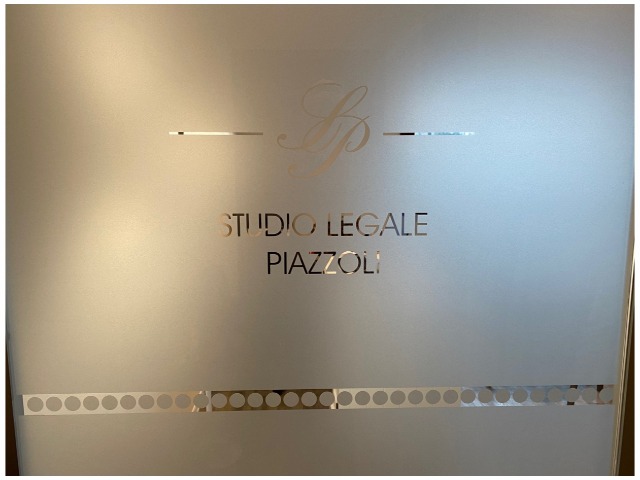 Vetrofania per studio legale