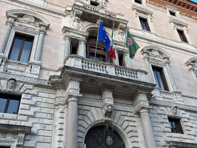 Bandiere pubblica amministrazione